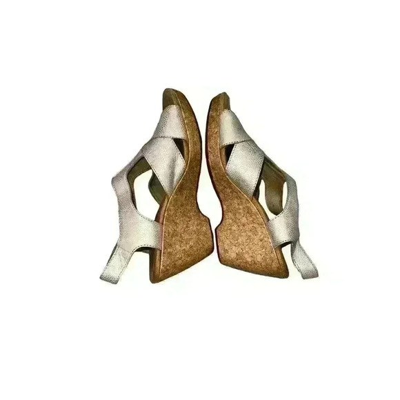 Clarks Women's 9 M Platform Sandals Leather Gold Cork Slingback Buckle - Picture 2 of 7